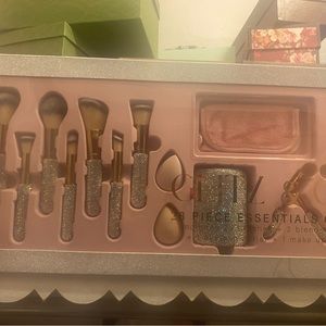 Blink makeup brushes